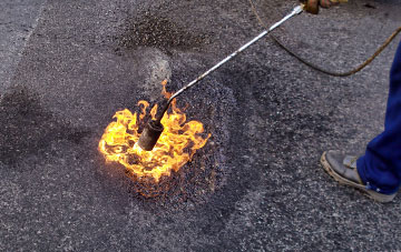 Llwyn Yr Hwrdd flat roofing repairs