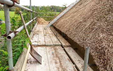 advantages of Llwyn Yr Hwrdd thatch roofing